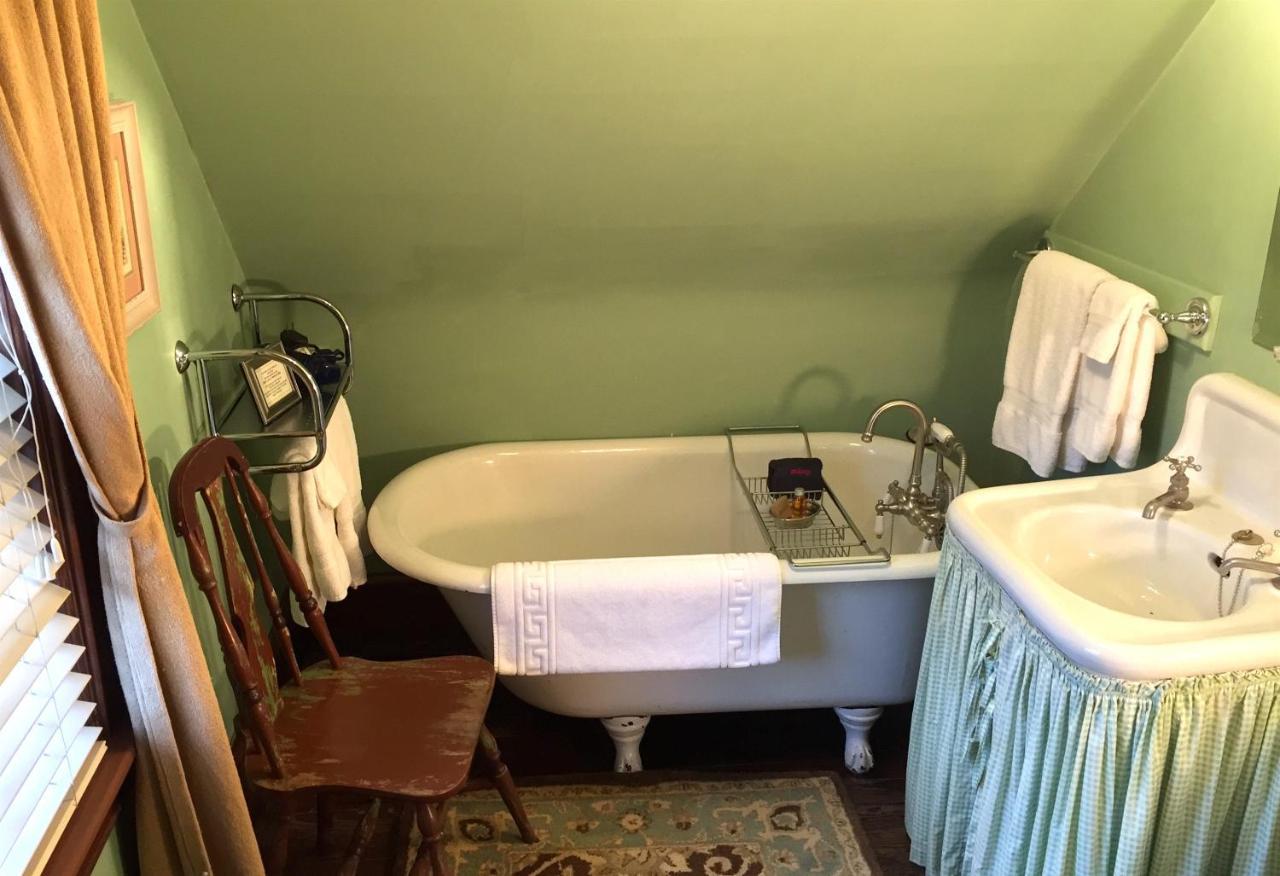 The Lancaster Bed And Breakfast Fertility Eksteriør bilde